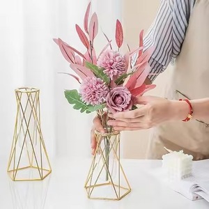 Dernière décoration de table Vase en métal plaqué or OEM personnalisé incroyable fabuleux dessus de table Vases décoratifs en métal nouveauté - Product Image 4