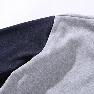 Véritable photo fabriquée au Pakistan Matériau OEM Nouveau design Top Bomber Jacket Varsity Jacket Jet Black Shine avec broderie Logo personnalisé - Product Image 3
