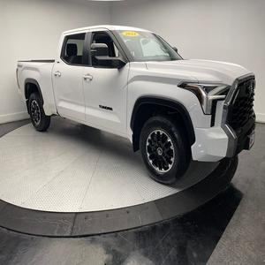 ¡Oferta Imperdible! Toyota Tundra SR5 2024 Súper Limpia, 3.4L V6, Tracción en las Cuatro Ruedas, Automática, Blanca, Camioneta de Lujo - Product Image 1