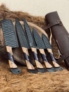 Venta al por mayor personalizado de alta calidad OEM ODM servicio hecho a mano de acero de Damasco Chef cuchillo conjunto con vaina hecha a mano herramientas de cocina - Product Image 4