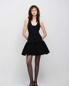 Petite robe noire mi-longue élégante pour soirée, personnalisable OEM ODM, fabriquée au Vietnam - Product Image 3