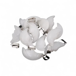 Colgante de Jade Blanco Natural Chapado en Oro de 14K, Piedra Preciosa de Luna Creciente Tallada a Mano para Collar y Fabricación de Joyas - Product Image 1