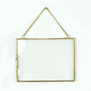 Cadre photo en métal sur pied avec aspect laiton oxydé et corps enduit d'émail pour des idées de style de maison vintage - Product Image 2