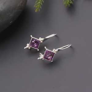 Boucles d'oreilles vintage faites à la main en argent sterling 925 plaqué or avec pierre précieuse améthyste, cadeau d'anniversaire de février, bijoux élégants pour femmes - Product Image 4