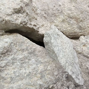 Pyrophyllite en bloc pour carreaux de céramique muraux et de sol à faible retrait et haute précision dimensionnelle - Product Image 1