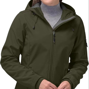 เสื้อแจ็คเก็ตผู้หญิงแบบมีฮู้ด ผ้า softshell กันน้ำ ระบายอากาศ กันลม น้ำหนักเบา ออกแบบมาสำหรับกิจกรรมกลางแจ้ง เดินป่า เล่นสกี สีพื้น - Product Image 1