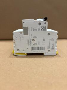 Schneider Acti 9 iC60N-disyuntor miniatura-3P-1A - C curva A9F74301 - Product Image 5