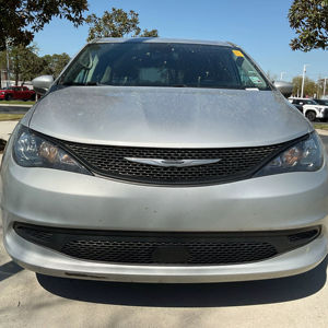 Nouvelles ventes authentiques d'occasion Incroyable d'occasion 2022 C-h-r-y-s-l-e-r Voyager LX FWD - Product Image 5