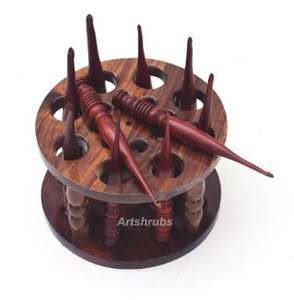 Porte-crochet en palissandre fait à la main organisateur de fil pour tricoter et crocheter avec crochet de support - Product Image 4