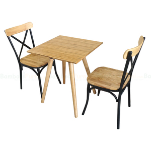 BFCBCF004-Juego de Bistro Minimalista de Bambú con Patas de Madera y Respaldo de Hierro - Product Image 1