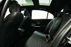 Mercedes-Benz Clase C 300 4MATIC 2024 Negro Brillante Usado con Llantas de Aleación, Asientos de Cuero, Sistema de Navegación, Asientos Calefactables, Volante a la Izquierda - Product Image 4