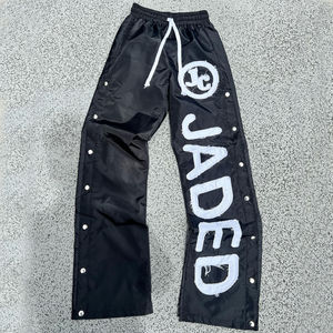 Custom High Street 100% tela de nailon a prueba de viento remache diseño desgastado bordado holgado ajuste pantalones de chándal de pierna recta para hombres - Product Image 2