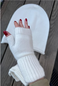 Gants de streetwear pour femmes de qualité supérieure - Textile turc de haute qualité - Gants décontractés et sportifs - Gants chauds d'hiver élégants en vrac - Product Image 4
