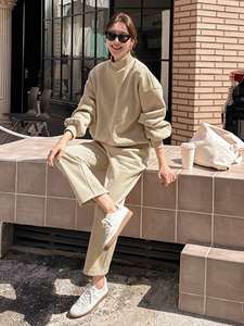 Ensemble trois pièces décontracté pour femmes d'hiver européen, best-seller, cardigan, manteau en polaire, pantalon à jambes étroites élastiques - Product Image 2