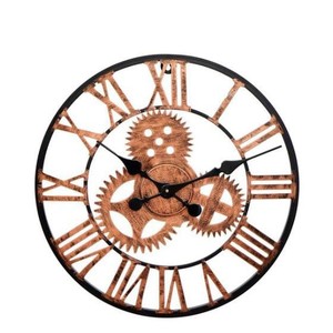 Cette horloge murale en métal magnifiquement fabriquée à la main ajoute une touche d'élégance et de chaleur à tout espace avec cette horloge murale - Product Image 2