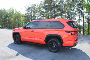 TOYOTA SEQUOIA TRD PRO 2023 USADO (LHD/RHD) - Product Image 2