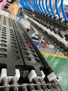 GD300Q Machine de production d'ours en forme d'ours et de vitamines entièrement automatique avec composants PLC - Product Image 2