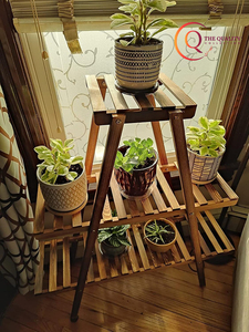 Sa conception robuste du cadre A et sa finition marron foncé en font un ajout polyvalent et élégant à votre porte-plante en bois pour la décoration de votre maison - Product Image 6