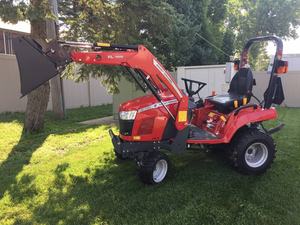 Tractor de Ruedas Massey Ferguson 2WD de 50 HP, Compacto, Mini, para Uso Agrícola, Alta Productividad - Product Image 5