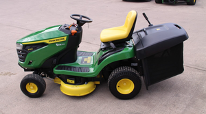 Cortadora de Césped Industrial John Deere X147R con Motor Diésel, Plataforma de Corte de 36 Pulgadas, Chasis de Acero, Caja Recolectora de Césped, 5.5 HP - Product Image 5