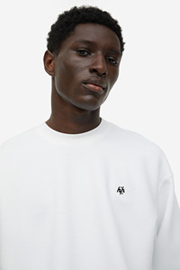 ชุดเสื้อสเวตเตอร์ผ้าฝ้าย100% 2ชิ้นแบบสั้นของผู้ชายเสื้อสเวตเชิ้ตทรงพอดีตัวแบบพรีเมียมและชุดสั้นพร้อมโลโก้แบบกำหนดเอง - Product Image 2