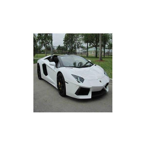 Lamborghini avec des accents intérieurs en carbone forgé, créant une sensation unique et luxueuse - Product Image 5