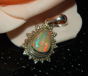 Piedra Preciosa de Ópalo Etíope Arcoíris Natural, Plata de Ley 925, Chapado en Oro Rosa y Rodio, Estilo Vintage, Colgante Fino - Product Image 2