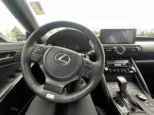 ใช้พวงมาลัยซ้ายแบบ F-SPORT - Product Image 2