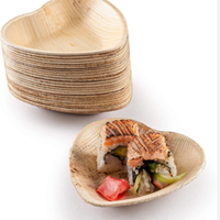 Platos/Bandejas Desechables Ecológicos Modernos de Hoja de Palma de Areca en Forma de Corazón, Libres de BPA, de 6.5 Pulgadas, Color Natural, para Postres