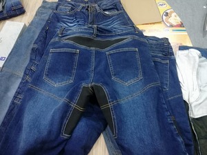 Pantalones de montar en moto de calle con etiqueta personalizada precio razonable pantalones de cuero de moto en alta calidad de moda - Product Image 4