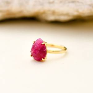 แหวนเงินแท้ 925 ชุบทอง 14K ประดับพลอยทับทิมแท้ทรงลูกแพร์ สำหรับเจ้าสาว ของขวัญวันครบรอบ - Product Image 5