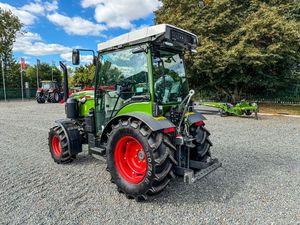Excelente Tractor de Pedales Fendt 210V Gen 3 de 90HP en Venta, 2WD, Larga Vida Útil, Bomba de Motor Automática, Transmisión por Engranajes, Rodamiento de Motor - Product Image 3
