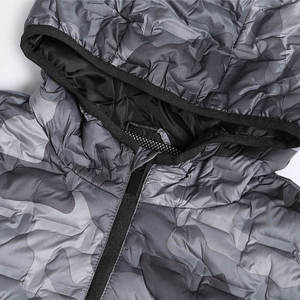 Blouson matelassé gris texturé unisexe, léger, à capuche, rembourrage matelassé isolé, vêtement d'extérieur chaud pour l'hiver, design élégant avec fermeture éclair sur le devant - Product Image 6