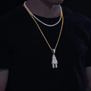 Colgante de Hombre Estilo Hip Hop con Diamantes Moissanite, Chapado en Oro de 14K y Rodio, Plata de Ley 925, Micro Pavé - Product Image 4