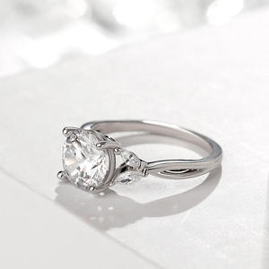 แหวนมอยส์ซาไนต์เจลิยา ดีไซน์ลายเถาวัลย์ทรงกลม เงินสเตอร์ลิง - Product Image 5