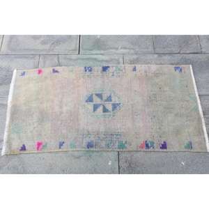 Alfombra Turca Vintage Pequeña de 1.7x3.37 pies, Alfombra con Borde Azul Gris - Product Image 4