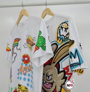 Venta al por mayor 100% algodón camisetas unisex transpirable y cómodo logotipo personalizado Chenille bordado y diamantes de imitación media manga camisa - Product Image 1