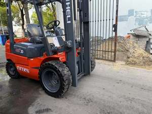 Chariot élévateur HELI 3 tonnes d'occasion pas cher K30/K18/K35, faible nombre d'heures de travail, avec moteur, boîte de vitesses, pompe et moteur à vendre - Product Image 6