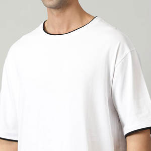 T-shirt pour homme au design unique et tendance, fabriqué au Pakistan, de bonne qualité - Product Image 6