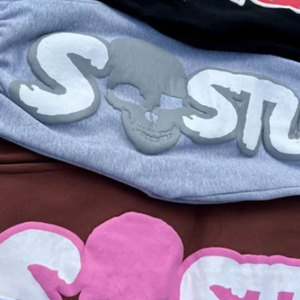 Nouveaux vêtements de sport en gros Concevez votre propre survêtement de sport Impression bouffante Ensemble de survêtements Impression bouffante Top vente - Product Image 3