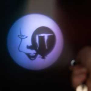 Porte-clés projecteur Stephen King Pennywise avec mini lampe torche XPE, source lumineuse, zoom et fonctions tactiques pour la plongée - Product Image 3