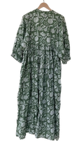 Robe midi d'été verte à imprimé ethnique pour femme, col rond, manches 3/4, boutonnée sur le devant, style bohème décontracté, écologique et respirante