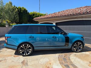 Range Rover Autobiography Fifty P525 2021, Bajo Kilometraje, Caja de Cambios Automática, Volante a la Izquierda, Neumáticos R20, Estado Oscuro - Product Image 5