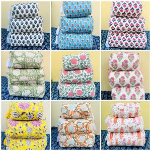 Neceser grande con estampado de bloque indio acolchado, neceser impermeable de algodón acolchado | Bolsa de maquillaje con estampado de bloque | Neceser para cosméticos - Product Image 1