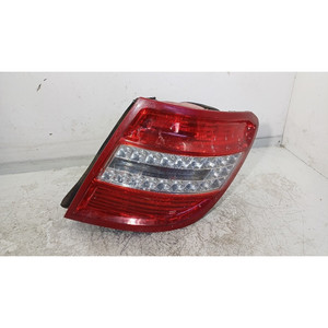 ไฟท้ายหยุดด้านขวา เมอร์เซเดส ซี-คลาส ซีดาน W204 A2049069202 642960 (07>) - Product Image 1