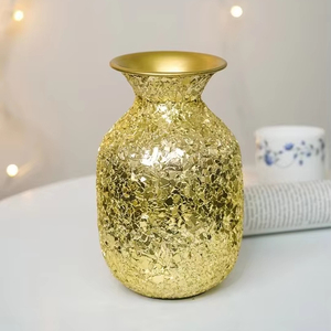 Vases à fleurs en métal de conception robuste avec de l'or antique poli pour la décoration de la maison Décoration de table Fournitures de décorations pour la maison de luxe - Product Image 1