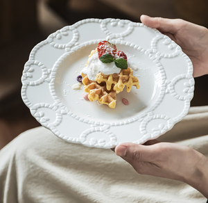 จานเซรามิกลายนูนสีขาวเกรดสูงสไตล์ราชวงศ์ฝรั่งเศสสำหรับตกแต่งโต๊ะงานแต่งงานน้ำชายามบ่ายและใช้รับประทานอาหารที่บ้าน - Product Image 2