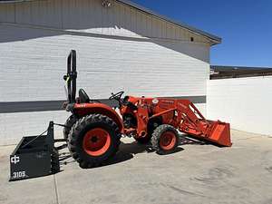 Tracteur agricole 4x4 L3901 de 40 CV avec boîte de vitesses, 78 heures d'utilisation, modèle 2022, avec godet de chargement - Product Image 4