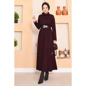 Vestido Hijab Borgoña con Cuello Alto y Cintura Fruncida Lavable - Product Image 5
