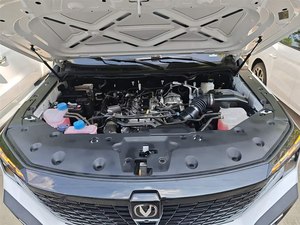 MEILLEURE OFFRE 2024 - Pick-up d'occasion Changan Hunter Warrior Edition Luxe, Double Moteur, 4x4 Automatique, Cuir Foncé - Product Image 4